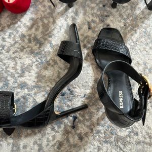 Croco detailed heels